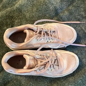 Nike Pink Velvet Air Max